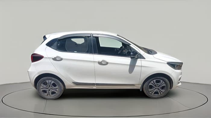 2022 Tata Tiago XZ PLUS CNG, CNG, Manual, 75,643 km, exterior