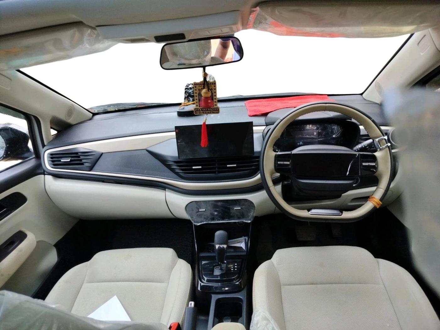 2025 Tata ALTROZ Creative S Petrol 5AMT, Petrol, Automatic, 15,154 km, interior