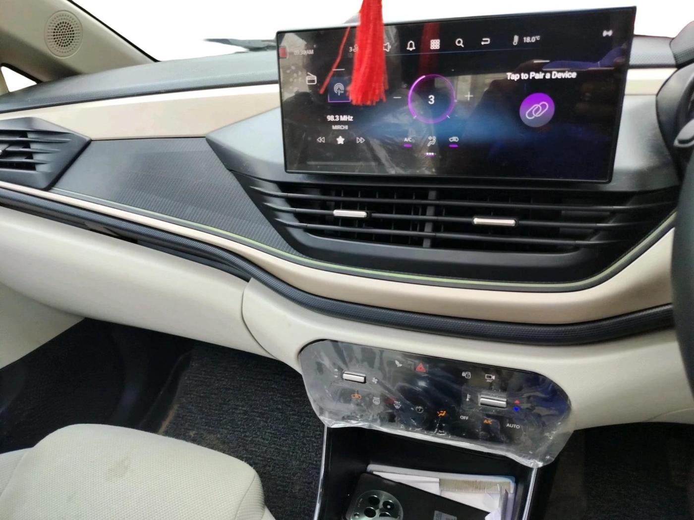 2025 Tata ALTROZ Creative S Petrol 5AMT, Petrol, Automatic, 15,154 km, interior