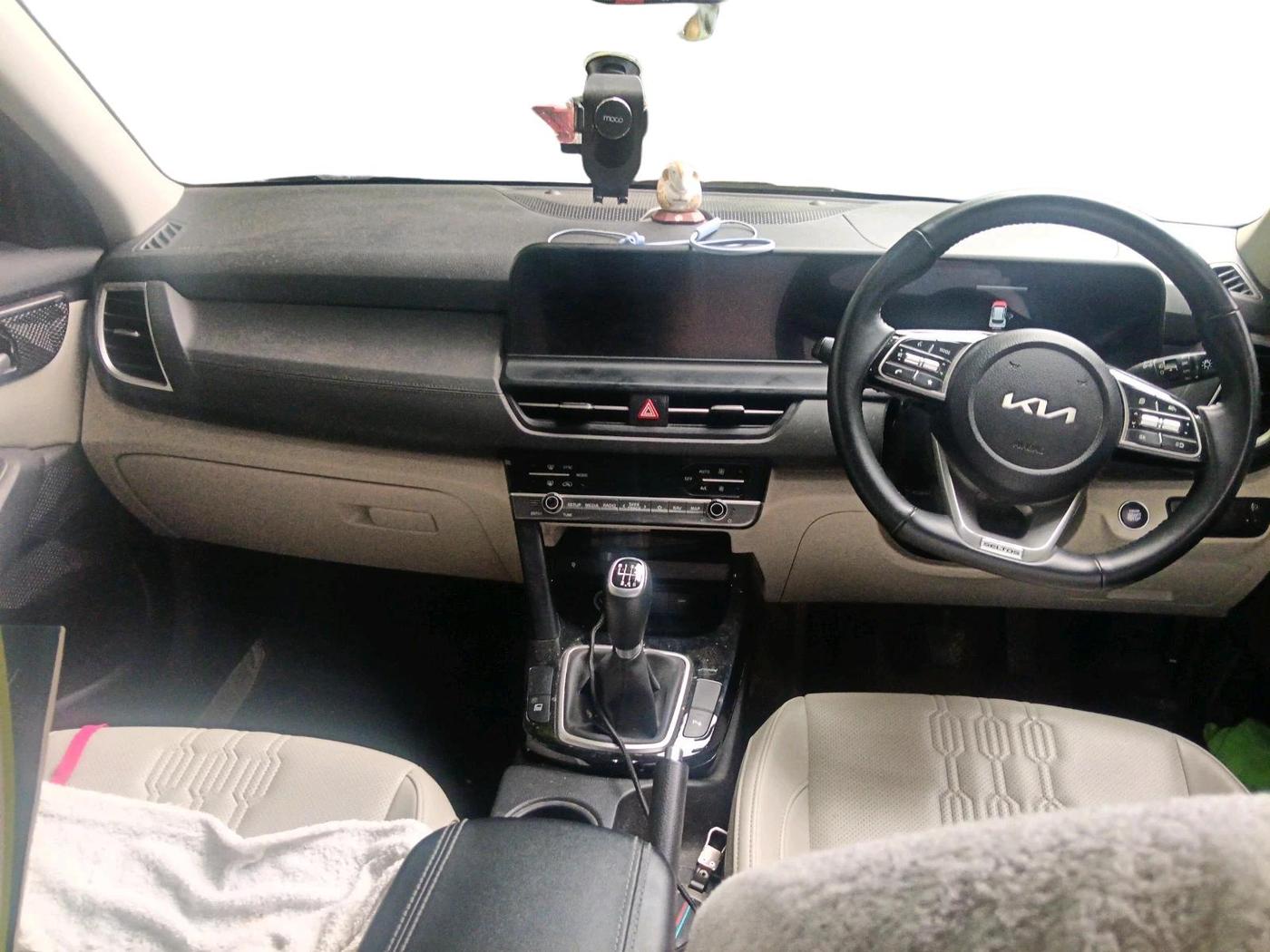2025 KIA SELTOS  HTX 1.5 PETROL MT, Petrol, Manual, 9,935 km, interior