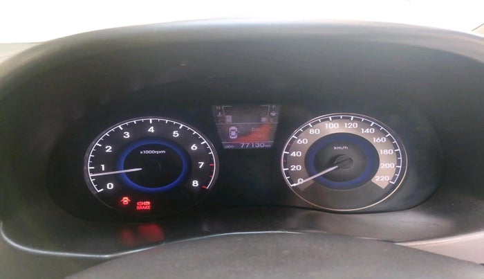 2011 Hyundai Verna FLUIDIC 1.6 VTVT SX OPT, Petrol, Manual, 77,130 km, interior