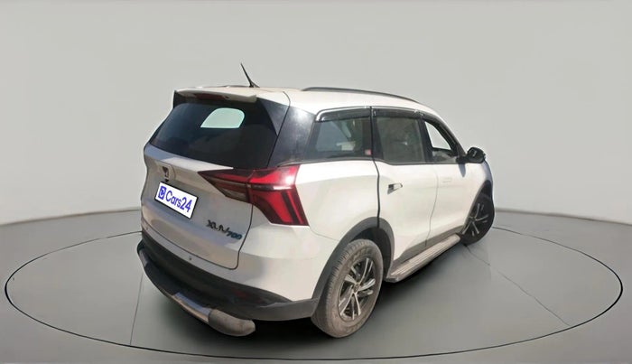 2022 Mahindra XUV700 MX P MT 5 STR, Petrol, Manual, 35,827 km, exterior