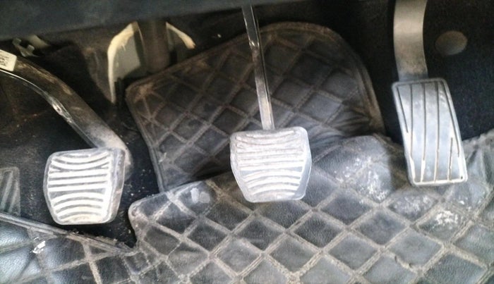 2022 Mahindra XUV700 MX P MT 5 STR, Petrol, Manual, 35,827 km, interior