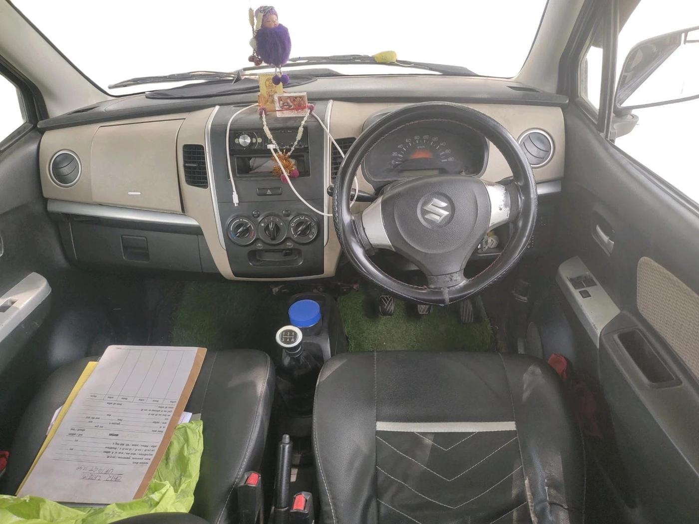 2017 Maruti Wagon R 1.0 LXI CNG, CNG, Manual, 1,05,636 km, interior