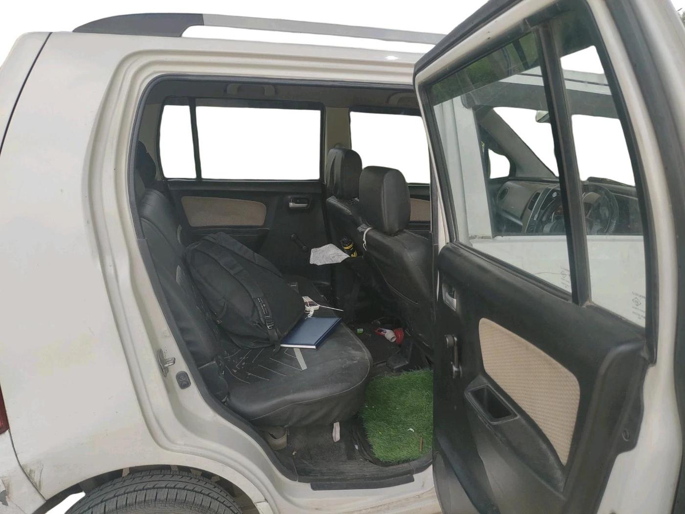 2017 Maruti Wagon R 1.0 LXI CNG, CNG, Manual, 1,05,636 km, interior