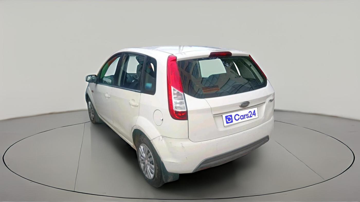 2013 Ford Figo ZXI 1.2 PETROL, Petrol, Manual, 1,18,386 km, exterior