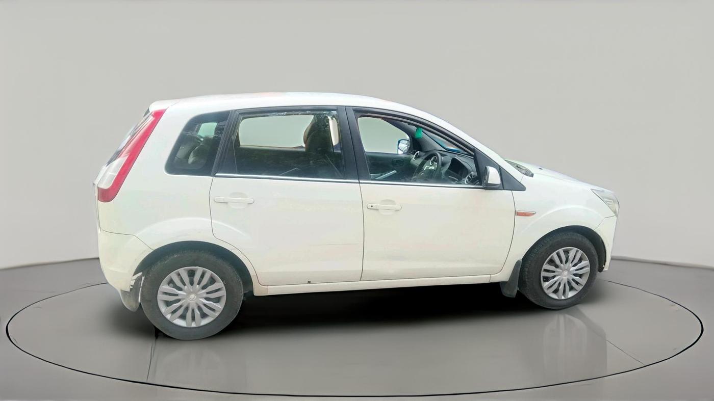 2013 Ford Figo ZXI 1.2 PETROL, Petrol, Manual, 1,18,386 km, exterior
