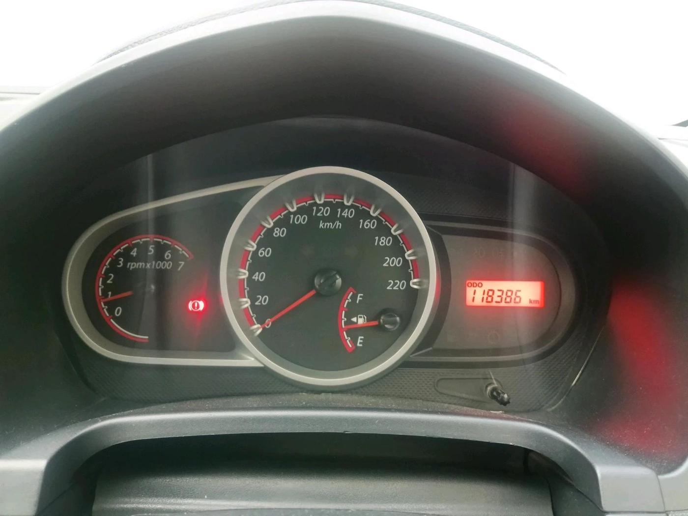 2013 Ford Figo ZXI 1.2 PETROL, Petrol, Manual, 1,18,386 km, interior
