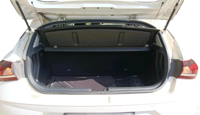 2022 Hyundai NEW I20 SPORTZ 1.2 AT, Petrol, Automatic, 11,074 km, exterior