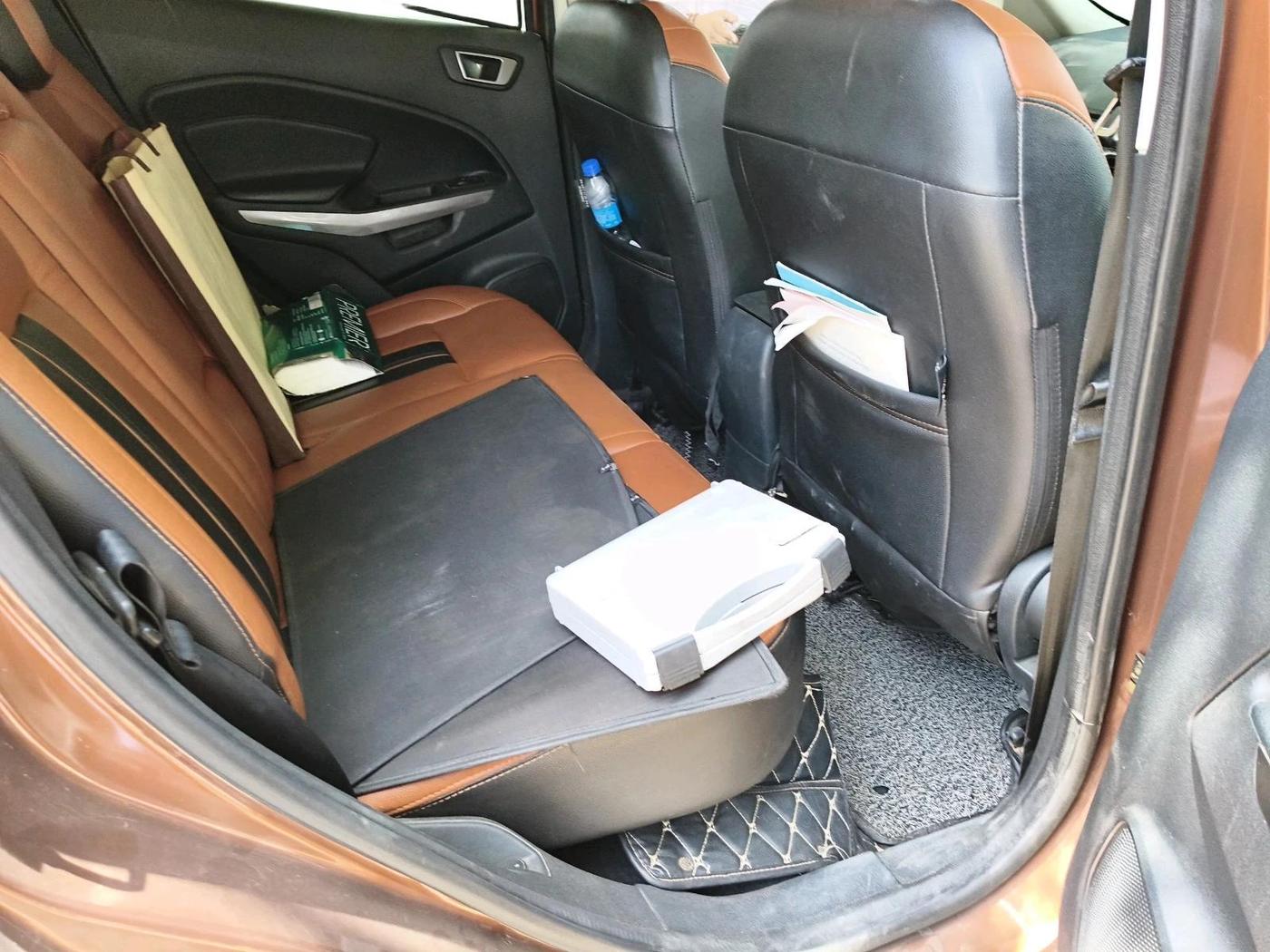 2019 Ford Ecosport TITANIUM 1.5L DIESEL, Diesel, Manual, 1,11,503 km, interior