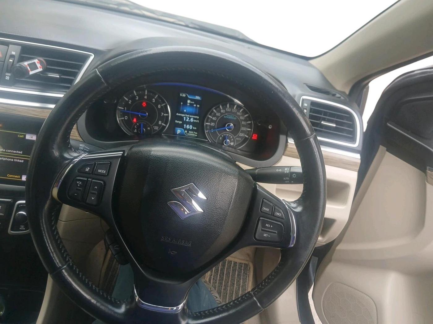 2019 Maruti Ciaz ALPHA  AT 1.5 SHVS PETROL, Petrol, Automatic, 1,23,809 km, interior