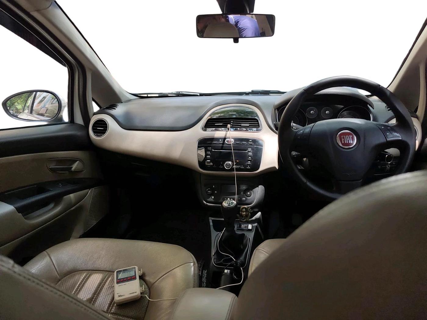 2015 Fiat Linea EMOTION 1.4 L T JET, Petrol, Manual, 83,971 km, interior