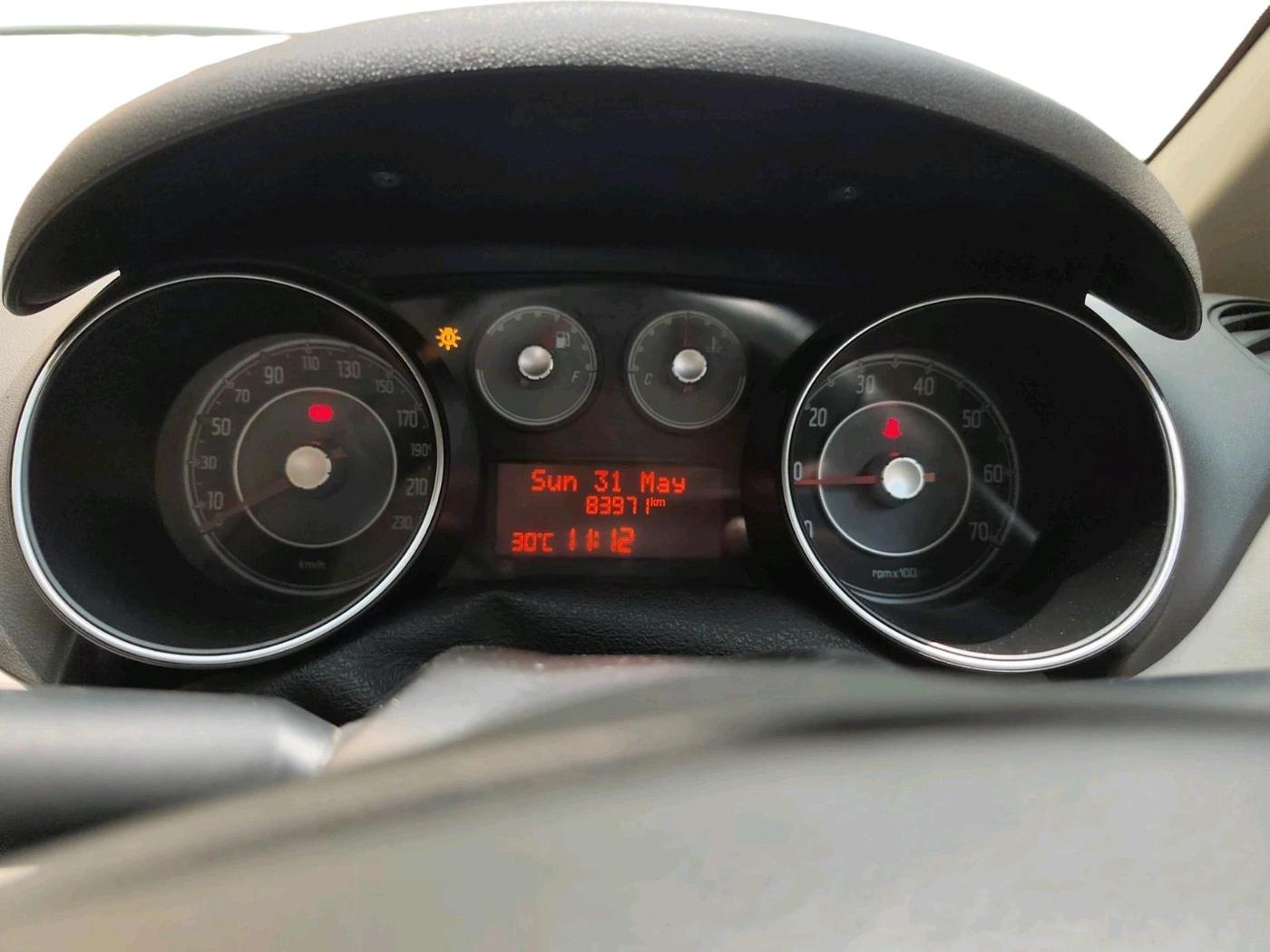 2015 Fiat Linea EMOTION 1.4 L T JET, Petrol, Manual, 83,971 km, interior