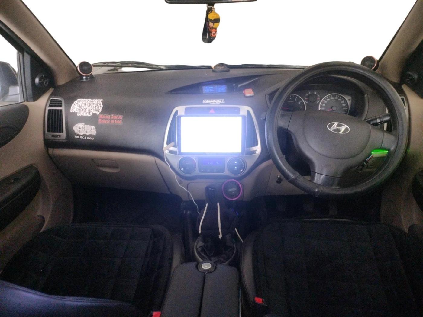 2013 Hyundai i20 MAGNA 1.2, Petrol, Manual, 59,048 km, interior
