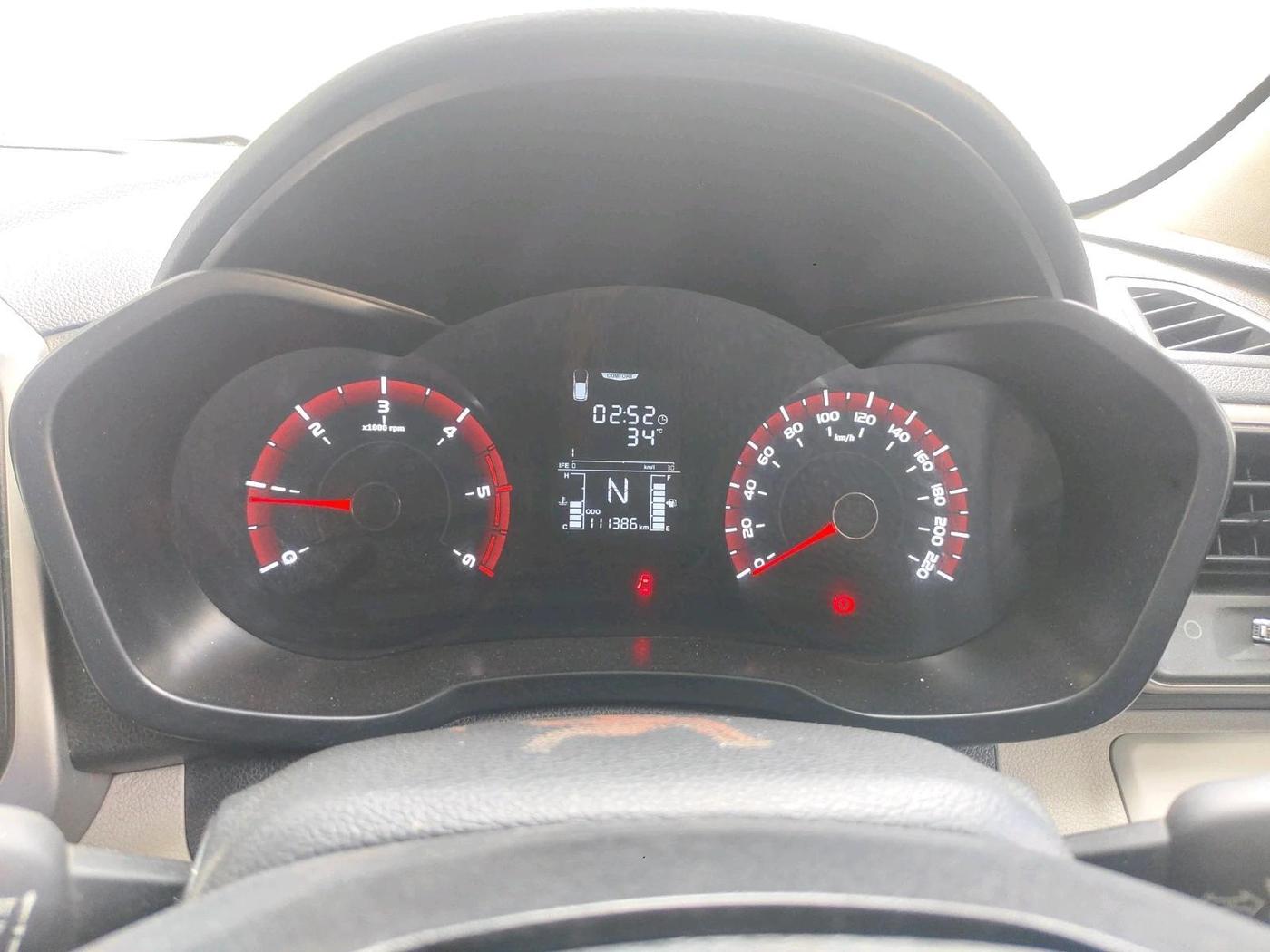 2019 Mahindra XUV300 W6 1.5 DIESEL, Diesel, Manual, 1,11,386 km, interior