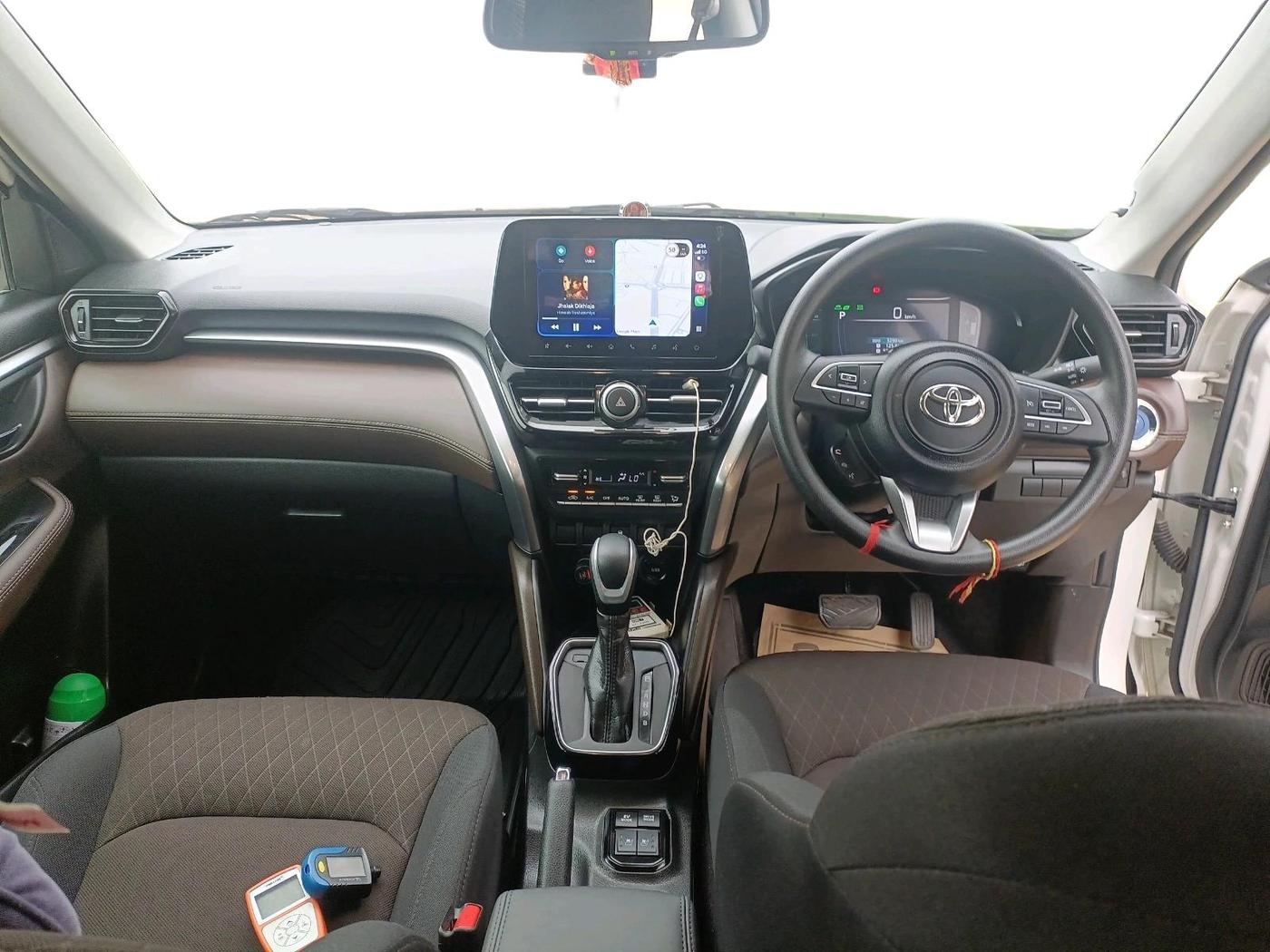 2026 Toyota URBAN CRUISER HYRYDER G (O) 2WD Hybrid 1.5L e-CVT, Hybrid, Automatic, 5,290 km, interior