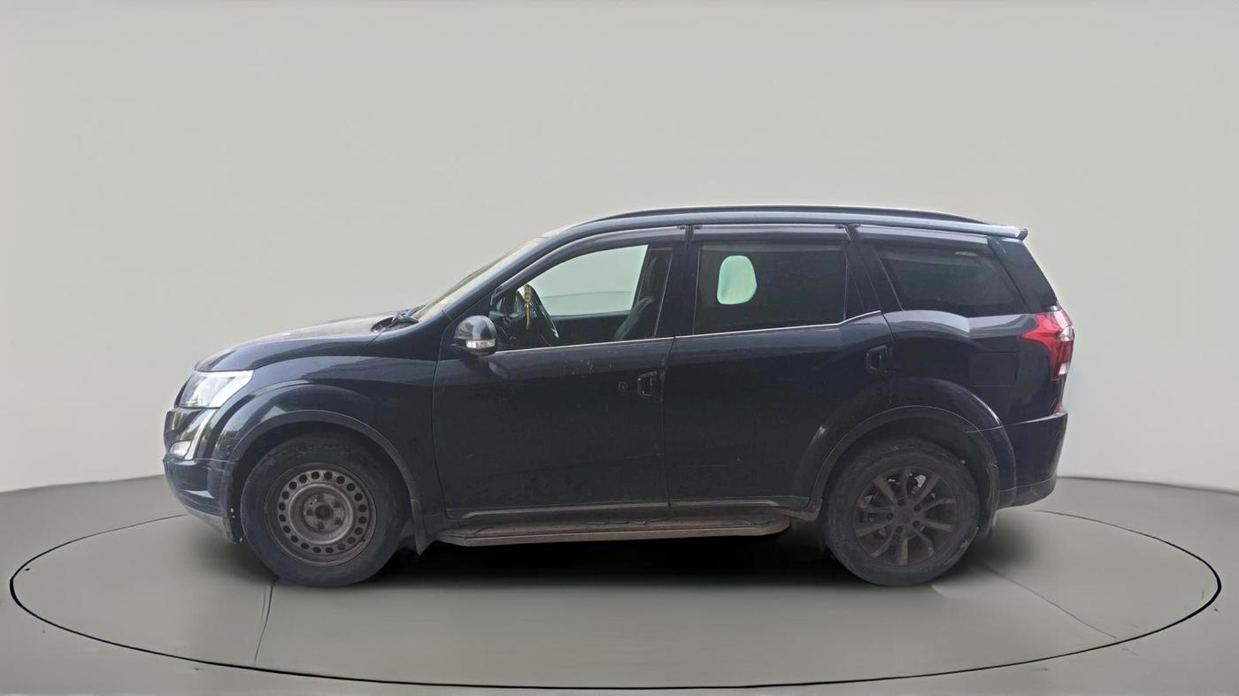 2019 Mahindra XUV500 W11 AT, Diesel, Automatic, 2,10,832 km, exterior