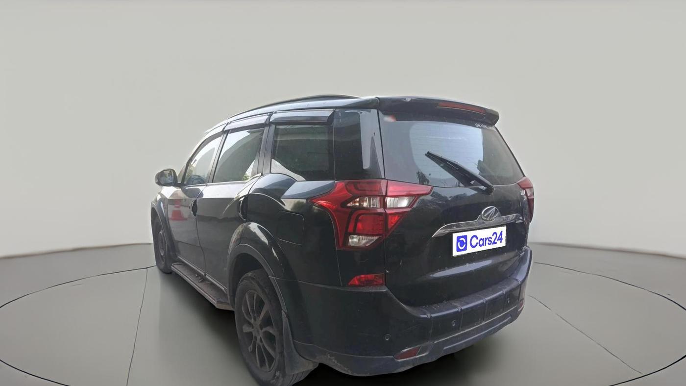 2019 Mahindra XUV500 W11 AT, Diesel, Automatic, 2,10,832 km, exterior
