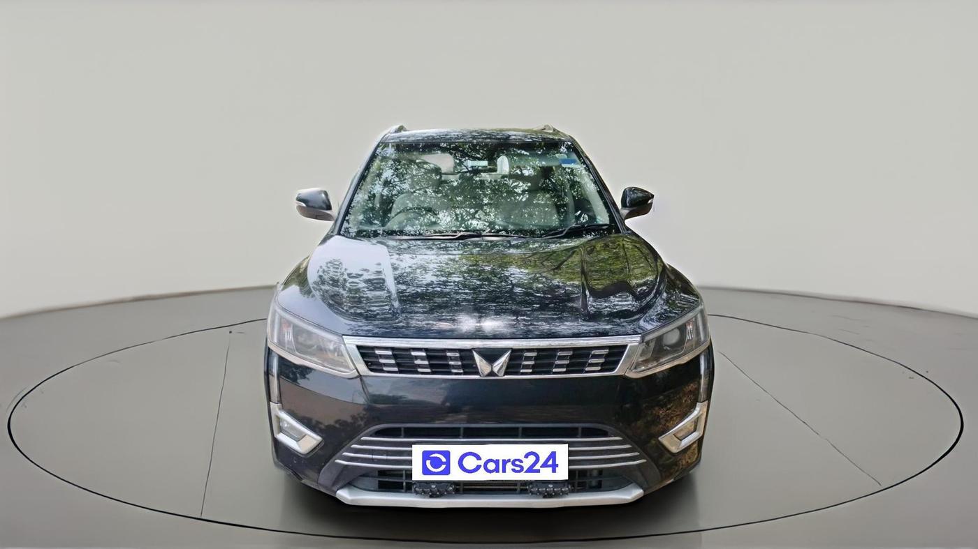2024 Mahindra XUV300 W8 (O) 1.2 PETROL, Petrol, Manual, 26,950 km, exterior