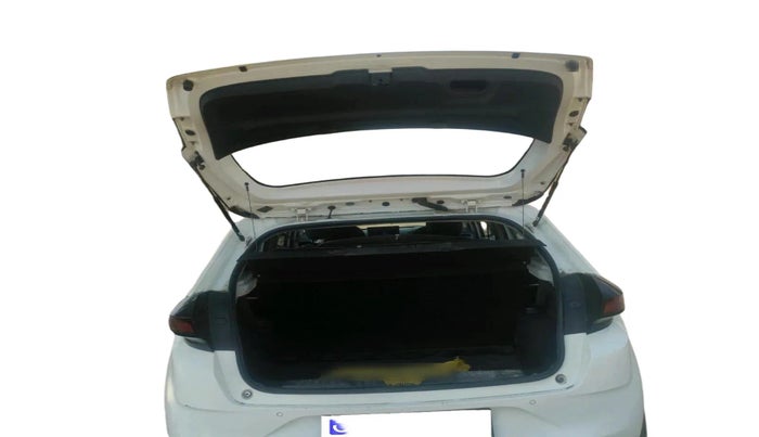 2021 Tata ALTROZ XE PETROL, Petrol, Manual, 32,539 km, exterior