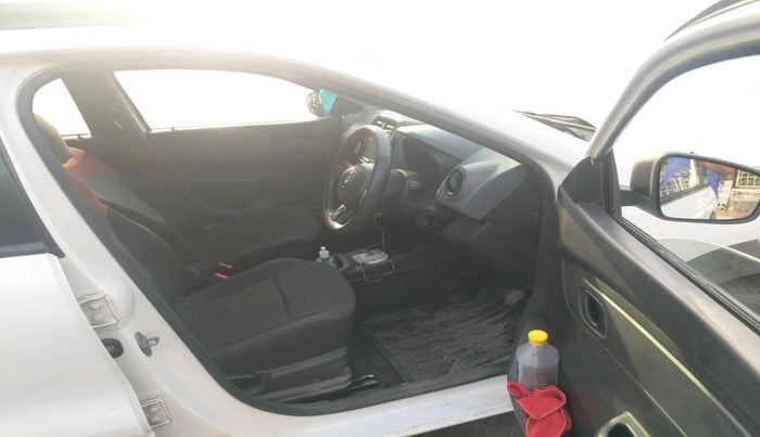 2017 Renault Kwid RXT 1.0 AMT (O), Petrol, Automatic, 51,589 km, interior