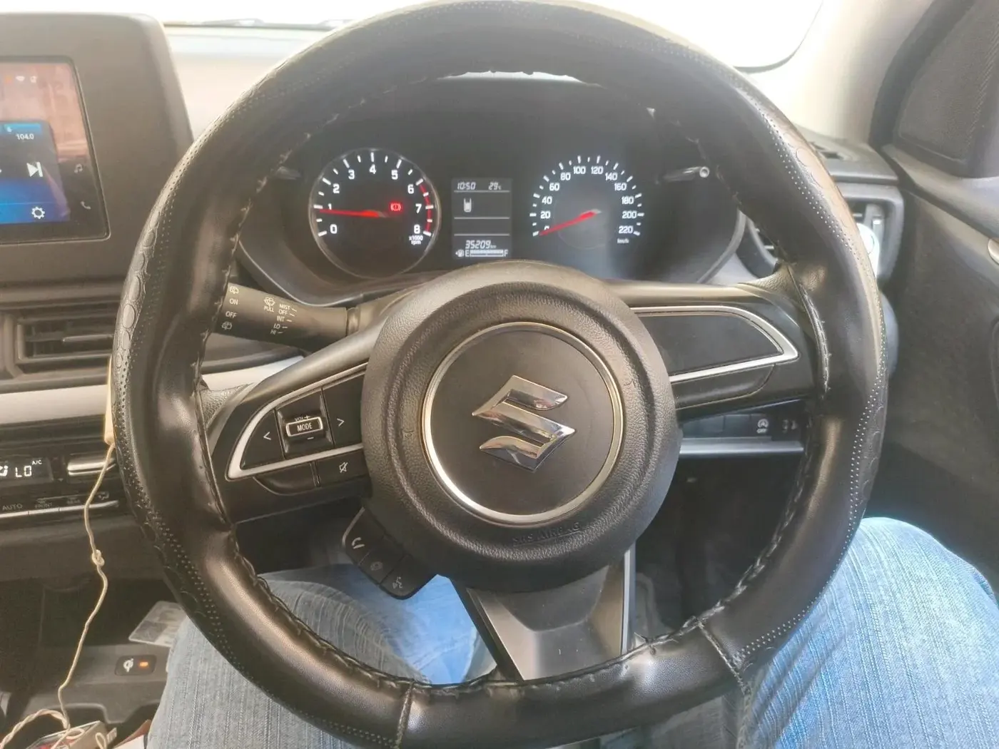 2024 Maruti Swift ZXi, Petrol, Manual, 35,210 km, interior