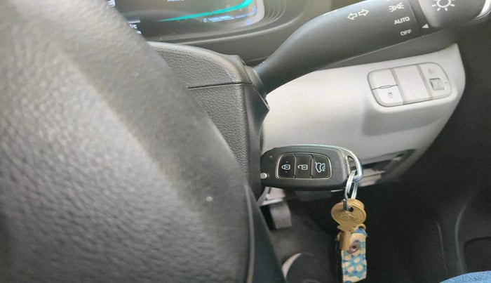 2022 Hyundai VENUE S 1.2, Petrol, Manual, 51,858 km, interior