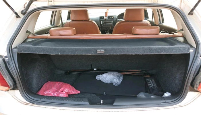 2016 Volkswagen Polo COMFORTLINE 1.2L, Petrol, Manual, 61,559 km, exterior