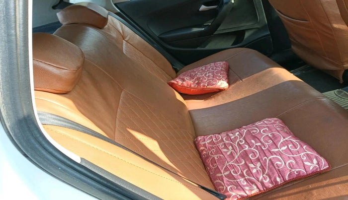 2016 Volkswagen Polo COMFORTLINE 1.2L, Petrol, Manual, 61,559 km, interior