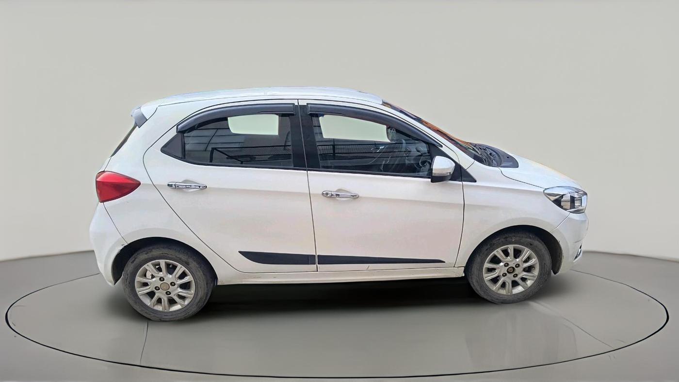 2017 Tata Tiago XZA PETROL, Petrol, Automatic, 90,940 km, exterior