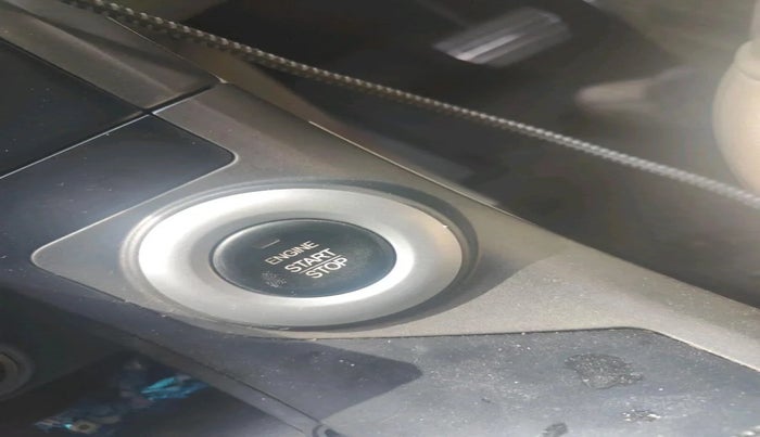 2017 Mahindra XUV500 W10 AT, Diesel, Automatic, 1,10,126 km, interior