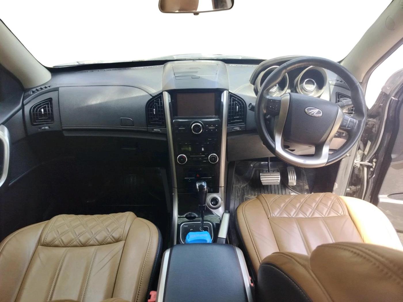 2019 Mahindra XUV500 W11 AT, Diesel, Automatic, 48,691 km, interior