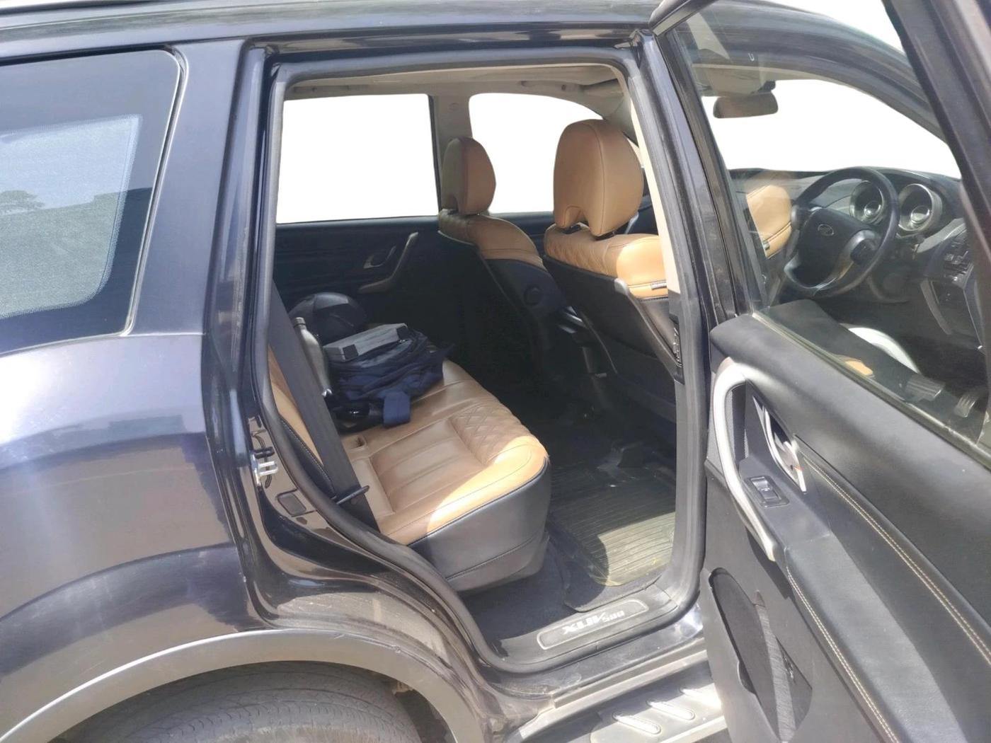 2019 Mahindra XUV500 W11 AT, Diesel, Automatic, 48,691 km, interior
