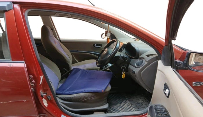 2011 Hyundai i10 SPORTZ 1.1, CNG, Manual, 1,29,302 km, interior