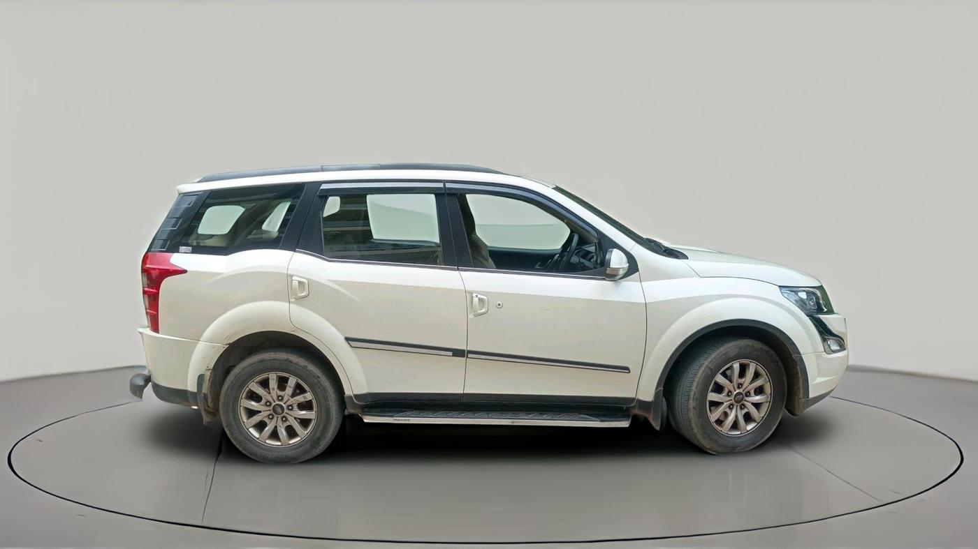 2017 Mahindra XUV500 W10 AT 1.99, Diesel, Automatic, 78,477 km, exterior