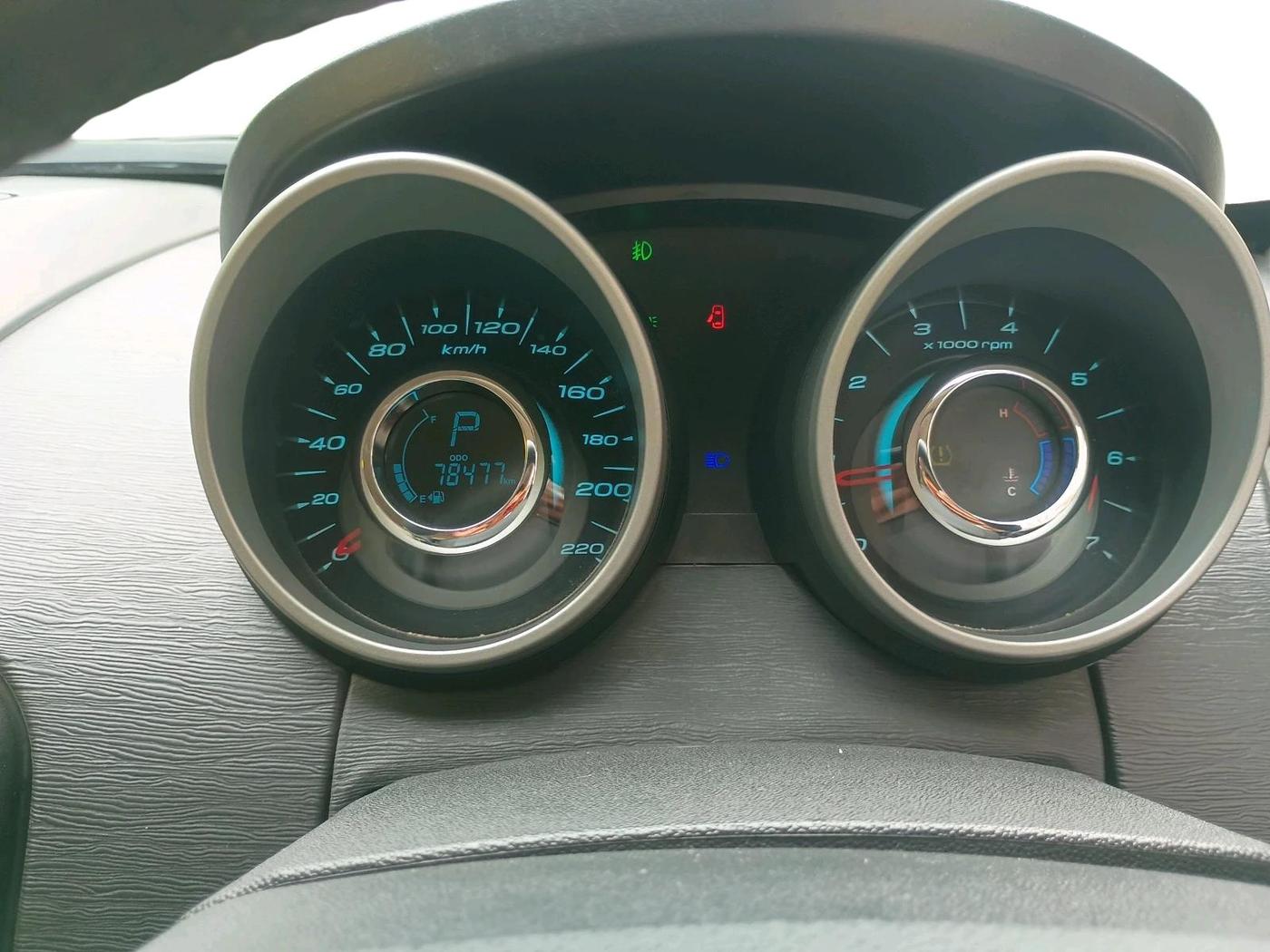 2017 Mahindra XUV500 W10 AT 1.99, Diesel, Automatic, 78,477 km, interior