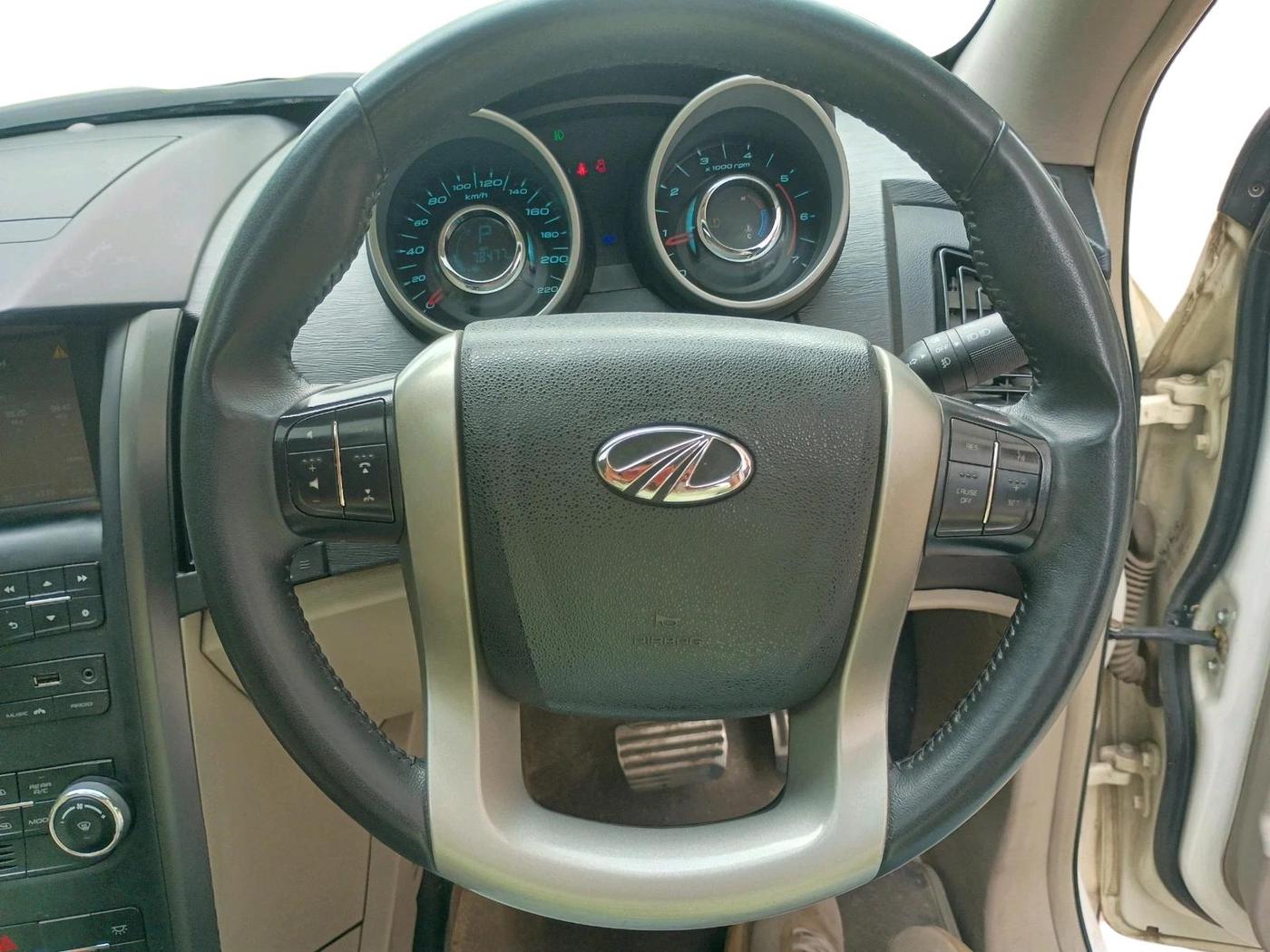 2017 Mahindra XUV500 W10 AT 1.99, Diesel, Automatic, 78,477 km, interior