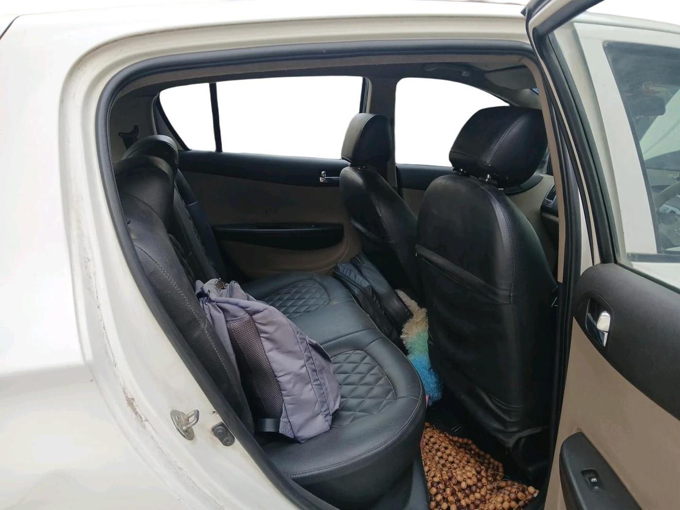 2012 Hyundai i20 MAGNA (O) 1.2, Petrol, Manual, 1,42,000 km, interior