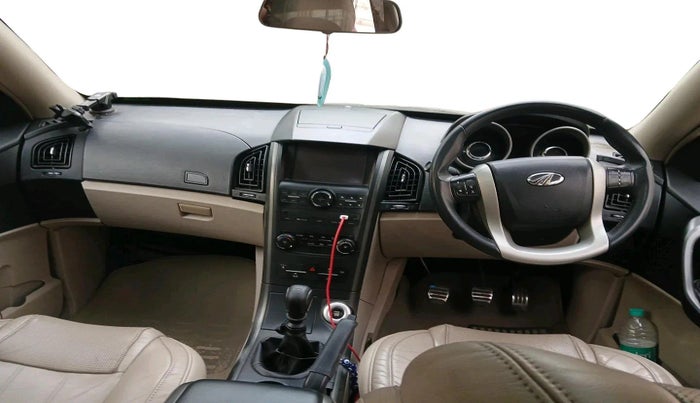2016 Mahindra XUV500 W10 1.99, Diesel, Manual, 47,832 km, interior