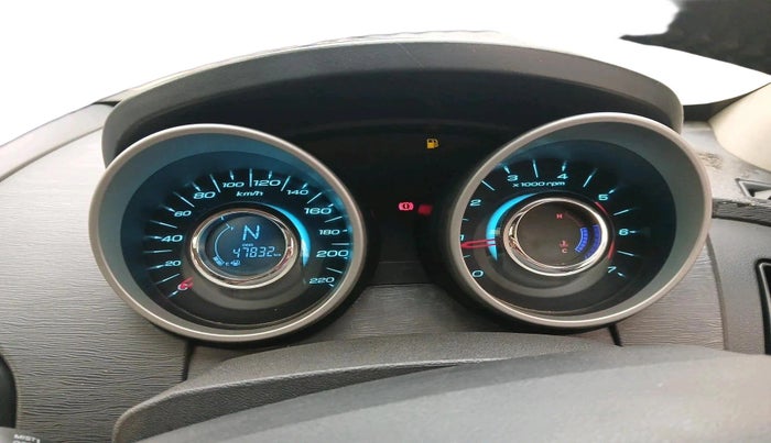 2016 Mahindra XUV500 W10 1.99, Diesel, Manual, 47,832 km, interior