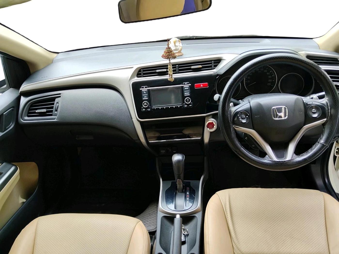 2016 Honda City 1.5L I-VTEC VX CVT, Petrol, Automatic, 2,83,257 km, interior