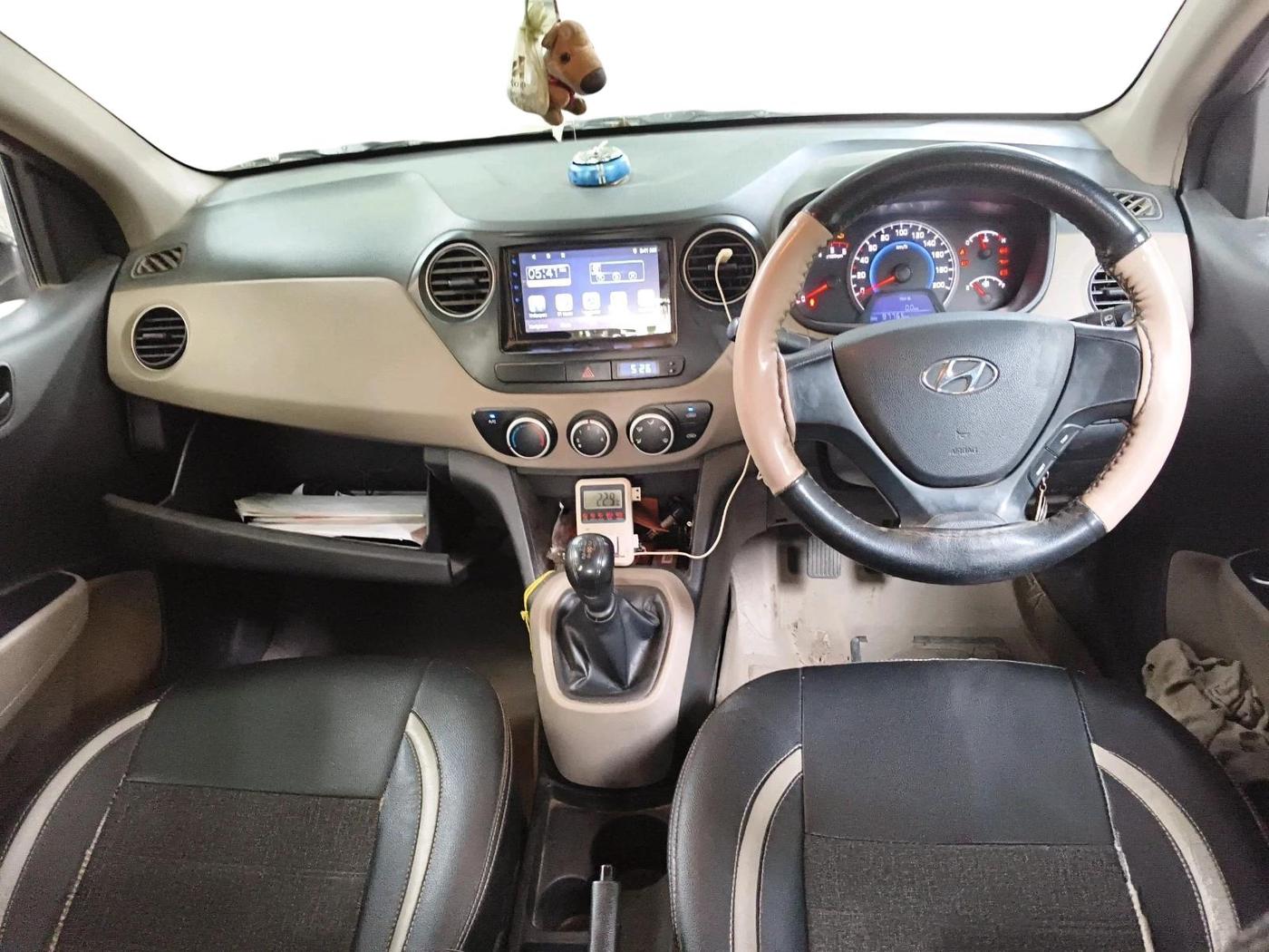 2016 Hyundai Grand i10 MAGNA 1.1 CRDI, Diesel, Manual, 97,765 km, interior