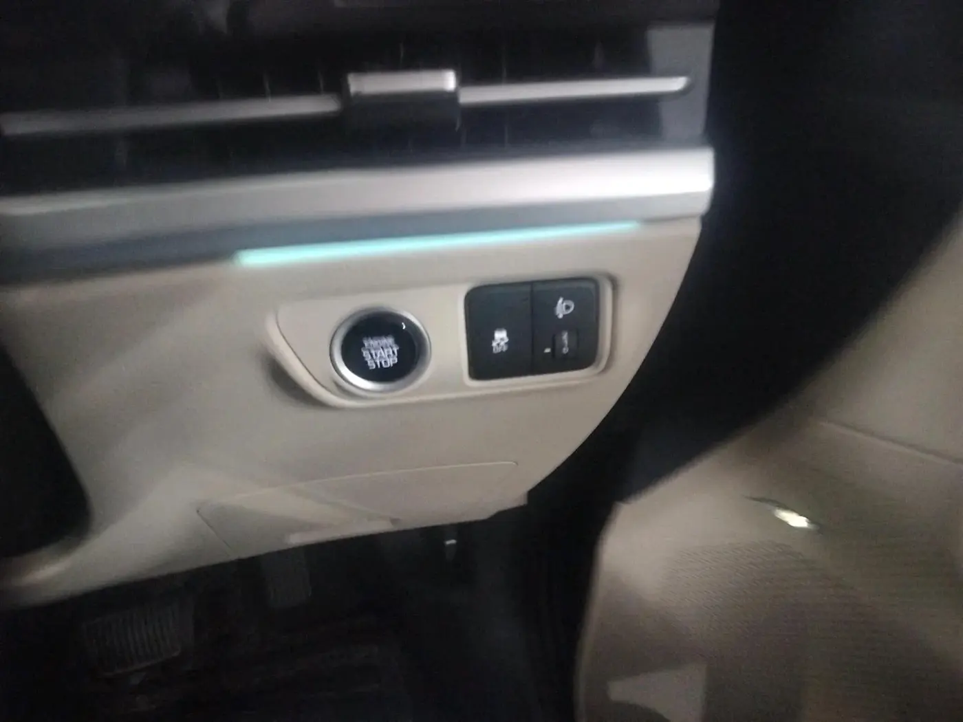 2022 KIA CARENS LUXURY PLUS 1.4 PETROL DCT 7 STR, Petrol, Automatic, 40,797 km, interior