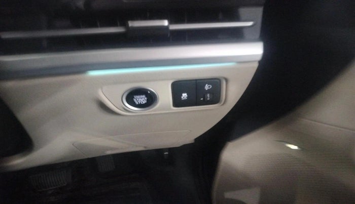 2022 KIA CARENS LUXURY PLUS 1.4 PETROL DCT 7 STR, Petrol, Automatic, 40,797 km, interior