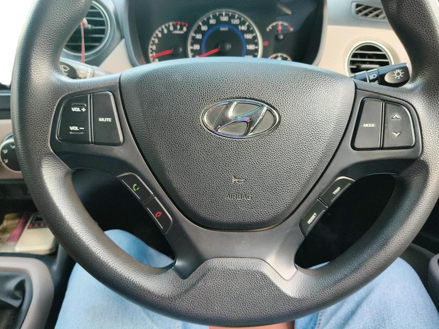 2018 Hyundai Grand i10 MAGNA 1.2 KAPPA VTVT, Petrol, Manual, 30,850 km, interior