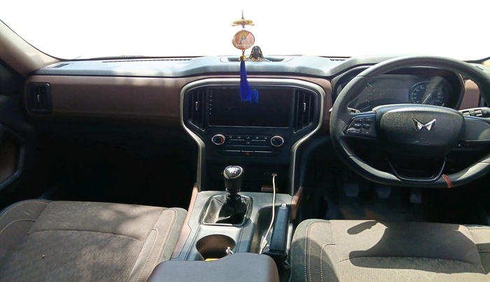 2024 Mahindra SCORPIO-N Z2 DIESEL MT 7 STR, Diesel, Manual, 59,589 km, interior
