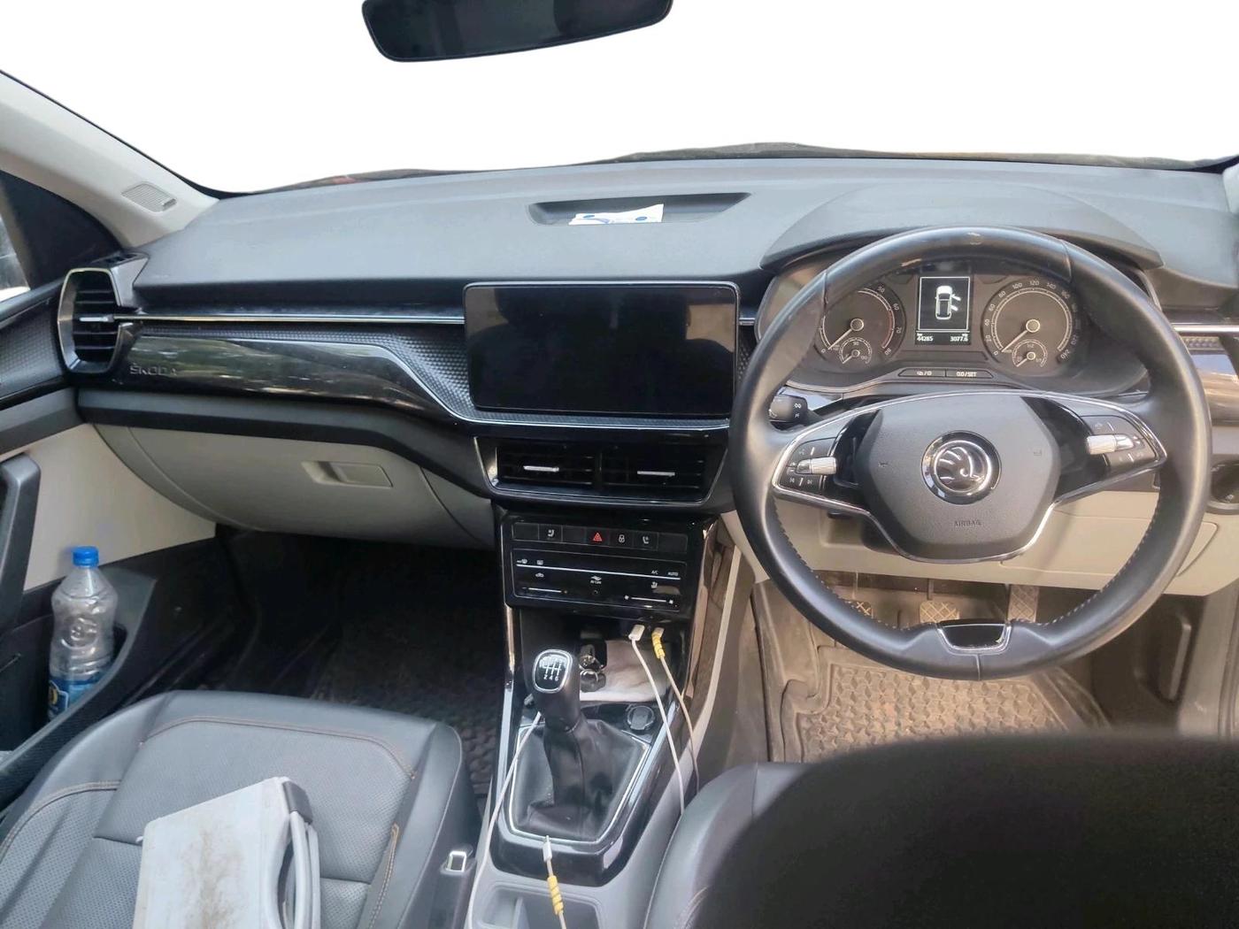 2022 Skoda KUSHAQ STYLE 1.0L TSI MT, Petrol, Manual, 44,285 km, interior