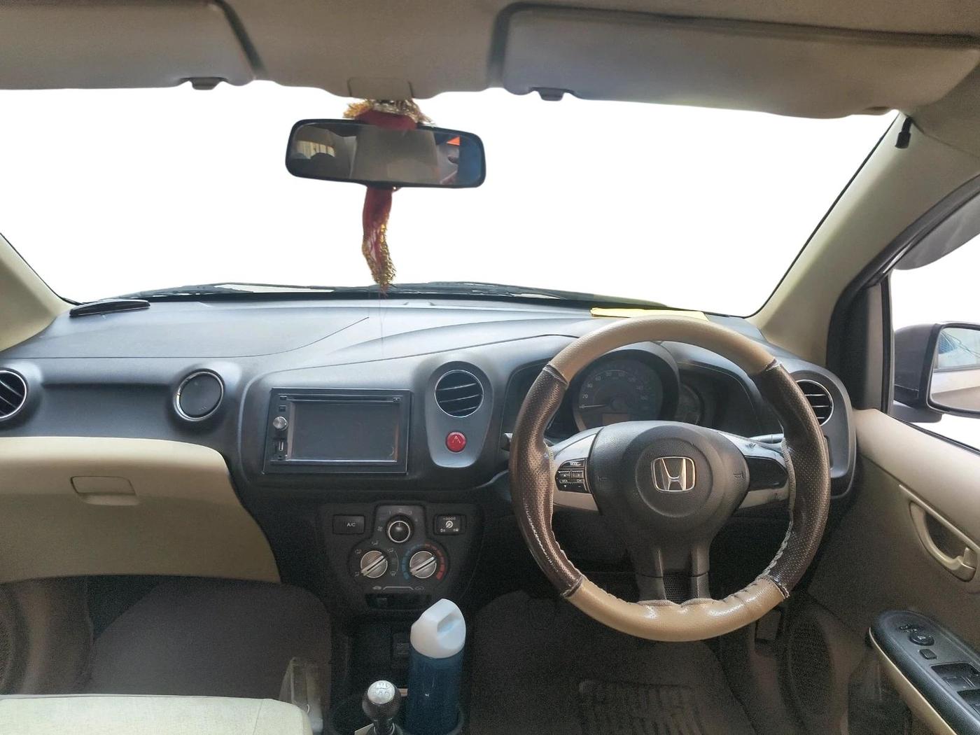 2015 Honda Amaze 1.2L I-VTEC S, CNG, Manual, 1,04,181 km, interior