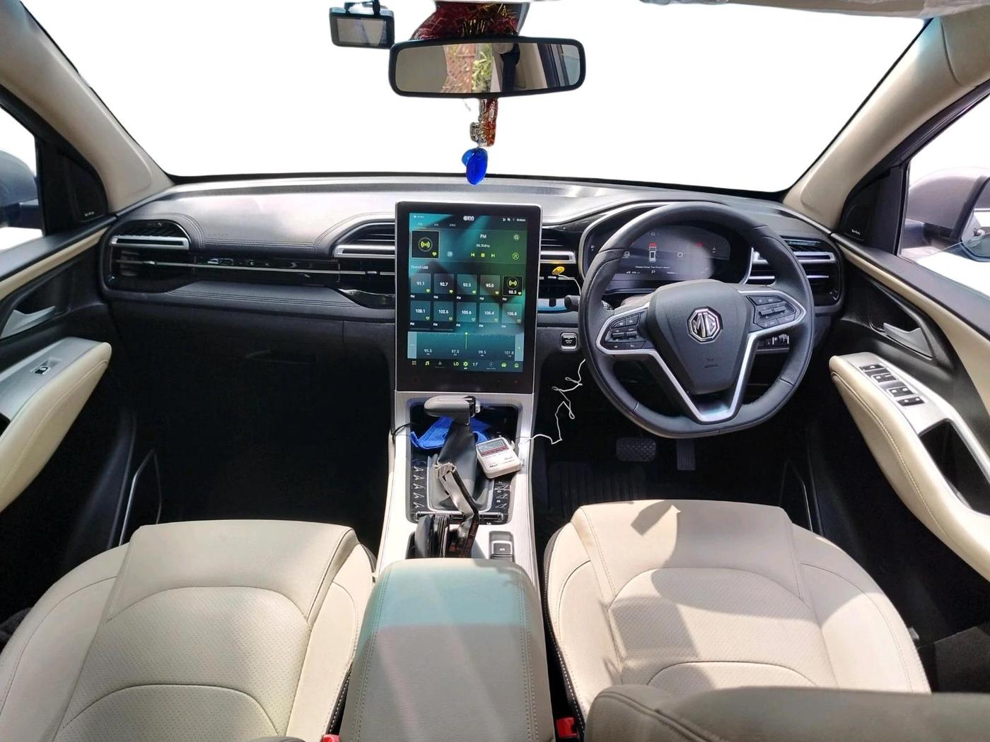 2025 MG HECTOR SHARP PRO 1.5 PETROL TURBO CVT PETROL, Petrol, Automatic, 12,292 km, interior