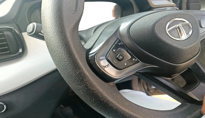 2023 Tata PUNCH PURE MT, CNG, Manual, 37,077 km, interior